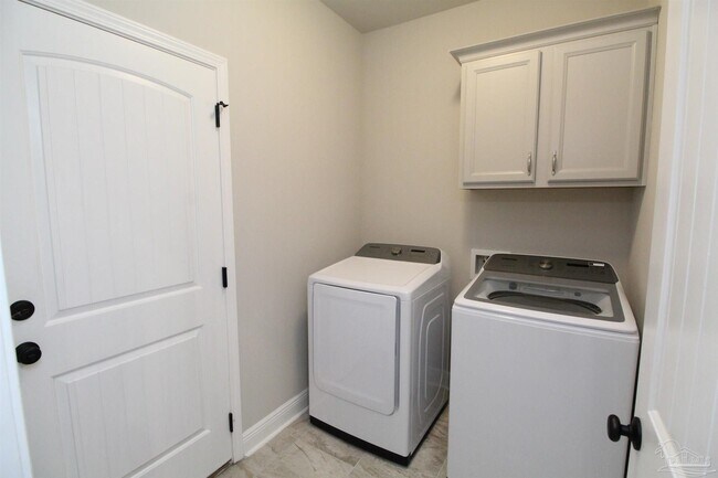 Building Photo - 8480 Beech Tree Rd