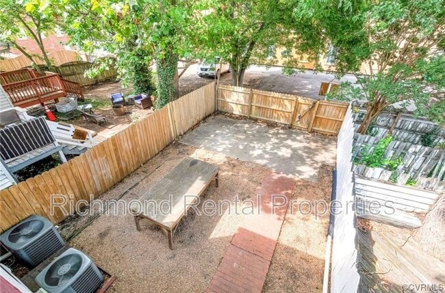 Building Photo - 1302 W Cary St