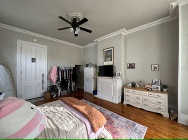 Building Photo - 26 Conklin St