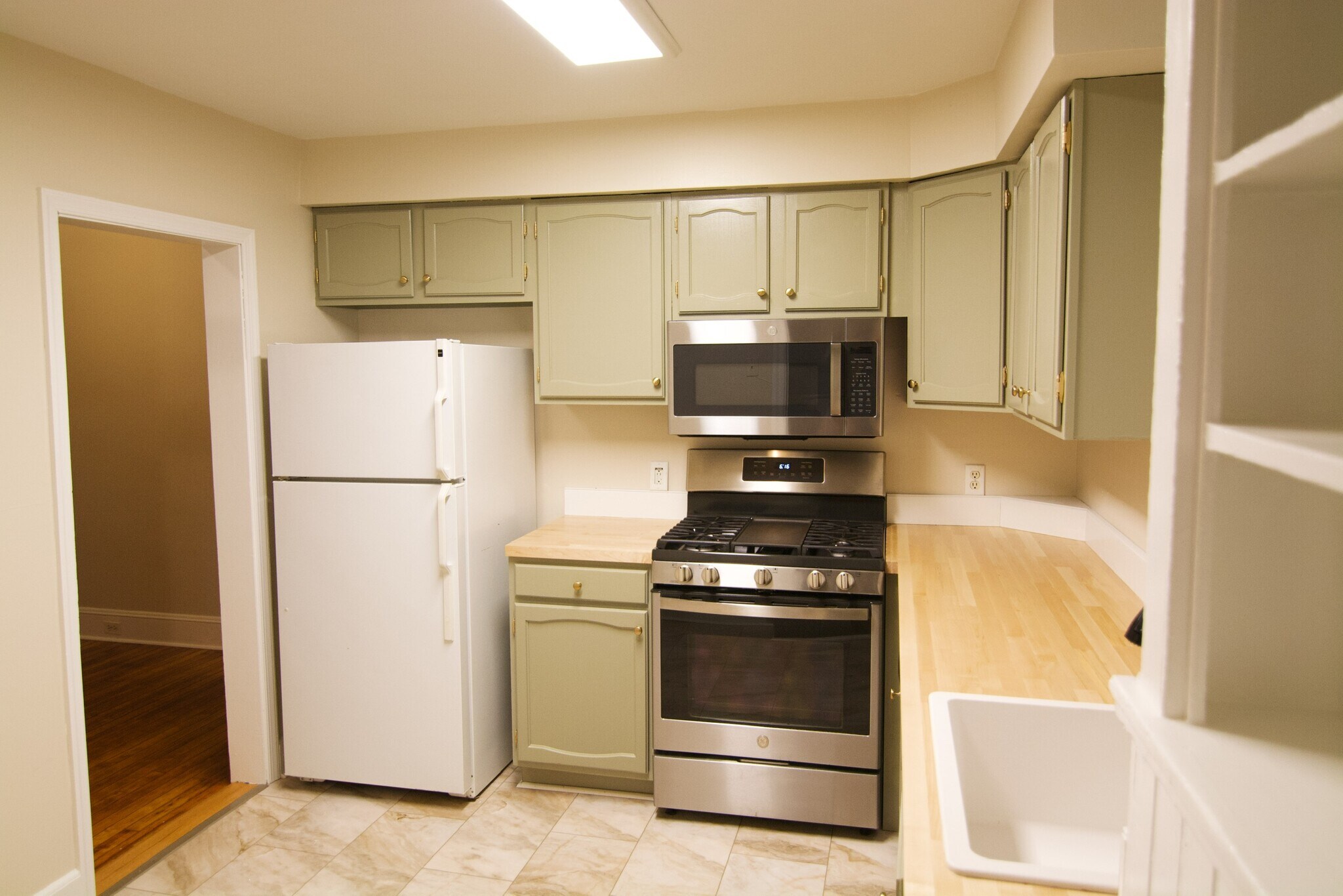 Building Photo - 327 Valley Brook Rd