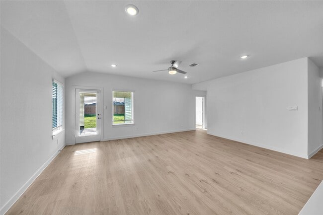 Building Photo - 30715 Wicklow Gdns Dr