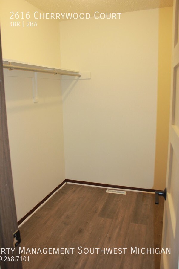 Building Photo - 2616 Cherrywood Ct