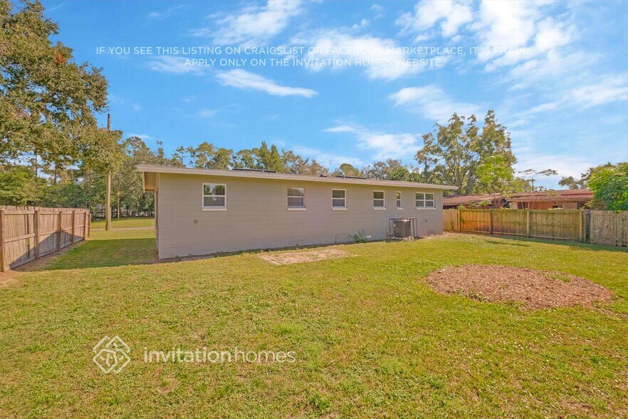 Building Photo - 1144 Skye Dr E