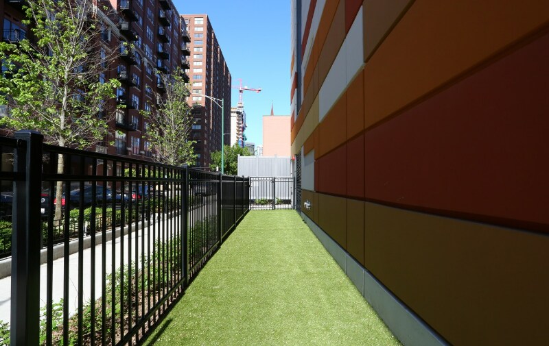 Building Photo - 353 W Hubbard St