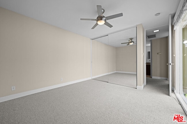 Building Photo - 4118 Del Mar Ave