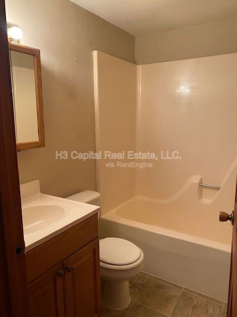 Building Photo - 1306 9th St