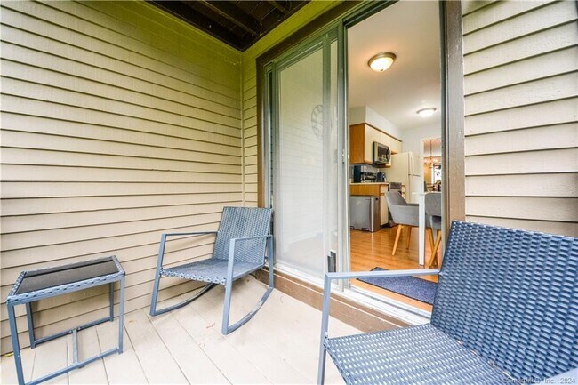 Building Photo - 115 Fillow St