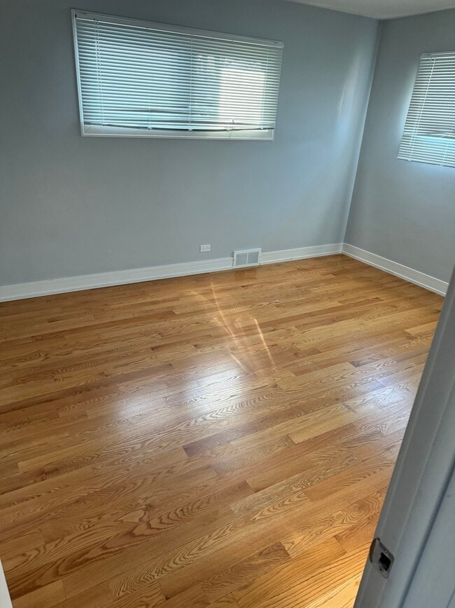 Building Photo - 7710 Kedvale Ave