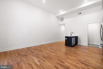 Building Photo - 1221 4 St