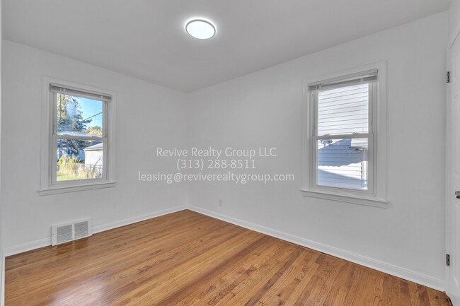 Building Photo - 4802 Niagara St