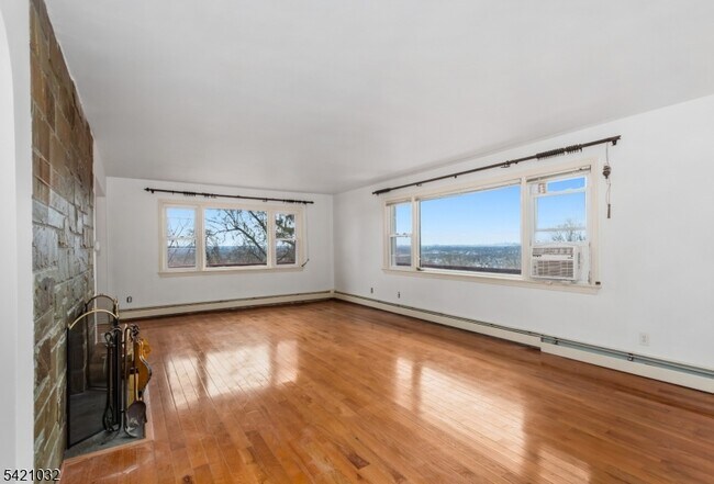 Building Photo - 145 Highview Terrace