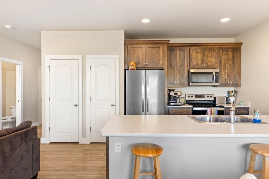 Building Photo - 201 13th St