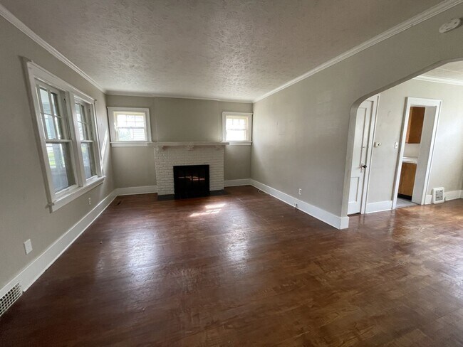 Building Photo - 2587 Titus Ave