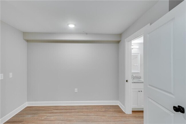 Building Photo - 710 Jesse Jewell Pkwy SE