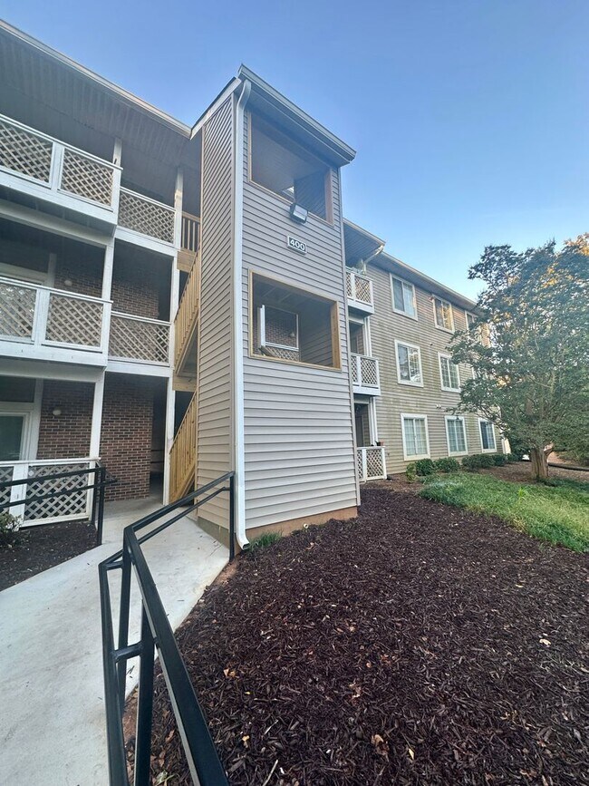 Primary Photo - University Place, 422