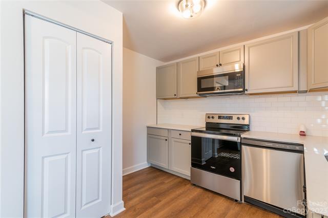 Building Photo - 929 Cantwell St