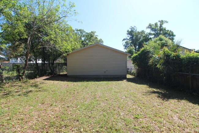 Building Photo - Updated 3BR/1BA Patio Home in Northeast Pensacola, Close to Downtown, Shopping, and Parks!