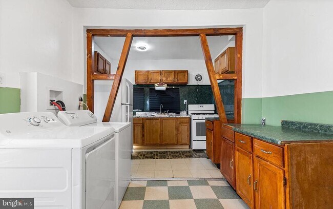 Building Photo - 2304 N Smedley St