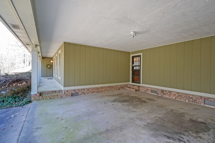 Building Photo - 752 Mountainbrooke Cir