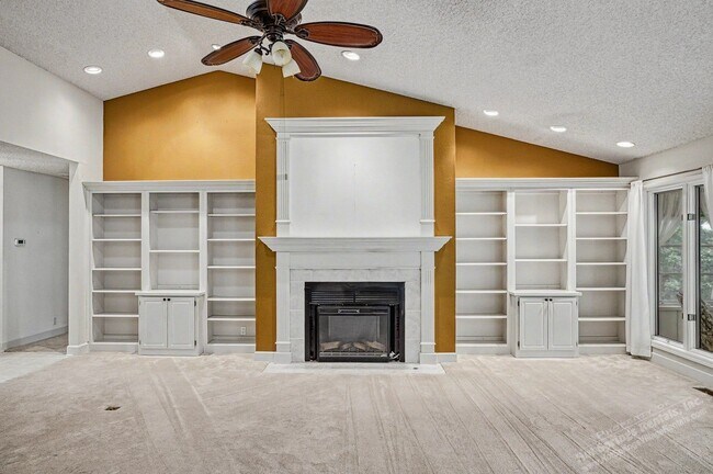 Building Photo - Lake Balboa Area| Home| Unfurnished