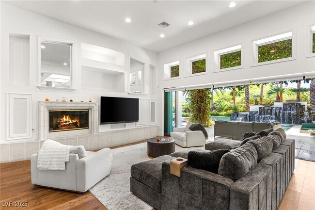 Building Photo - 9813 Moon Valley Pl