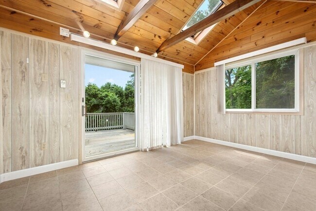 Building Photo - 11 Minuteman Way