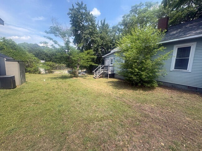 Building Photo - Charming Home Near Downtown Greer