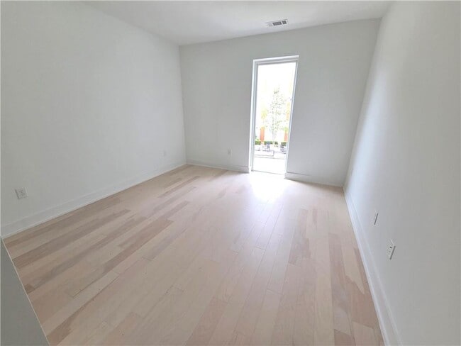 Building Photo - 775 Juniper St NE