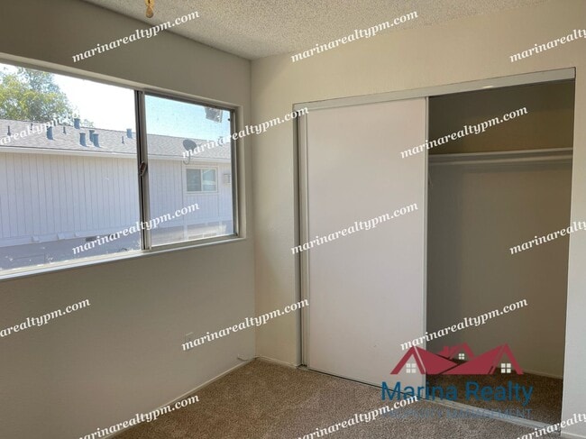 Building Photo - 211 Del Luz Ct