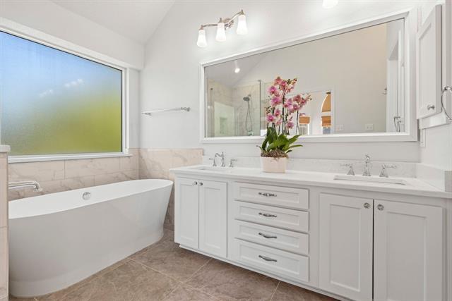 Building Photo - 1500 Mission Ridge Trail