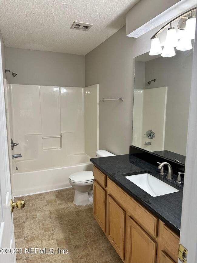 Building Photo - 264 Scrub Jay Dr