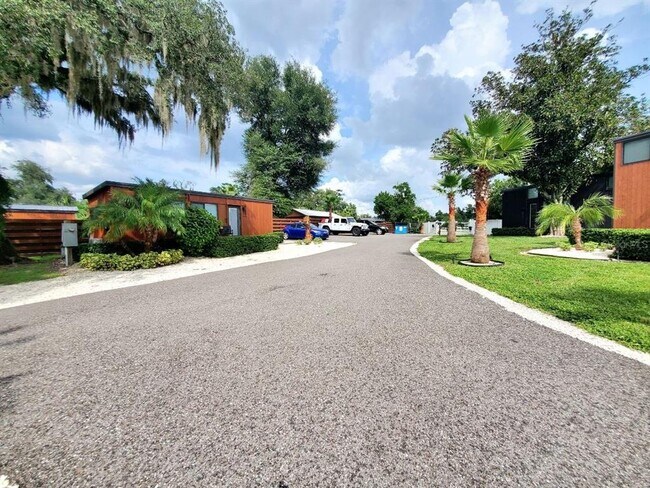 Building Photo - 11008 US-301