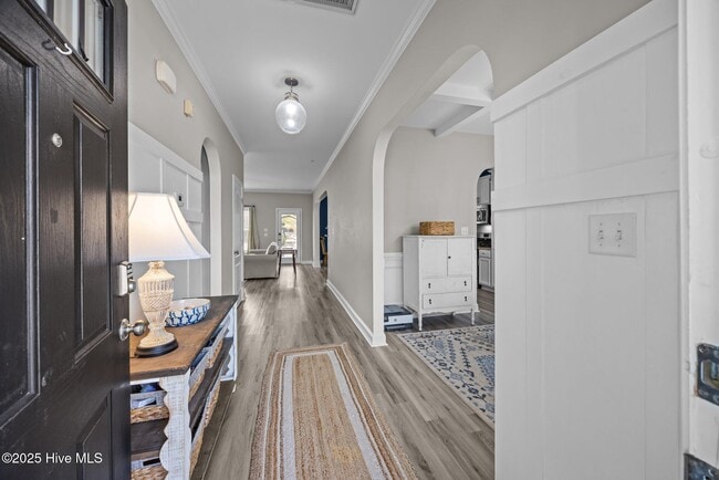 Building Photo - 204 N Brig Dr