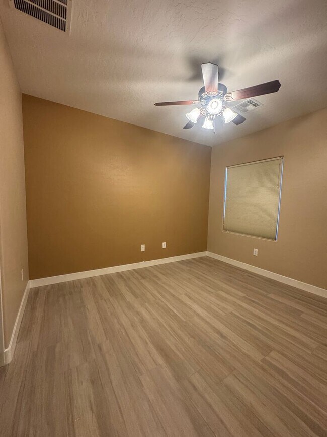 Building Photo - 1 story, 3br, 3bth, 2cg, Aliante Community,