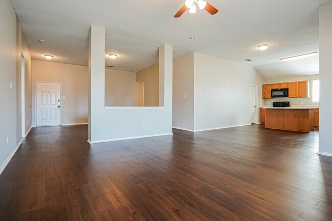 Building Photo - 1415 Heather Ridge Dr