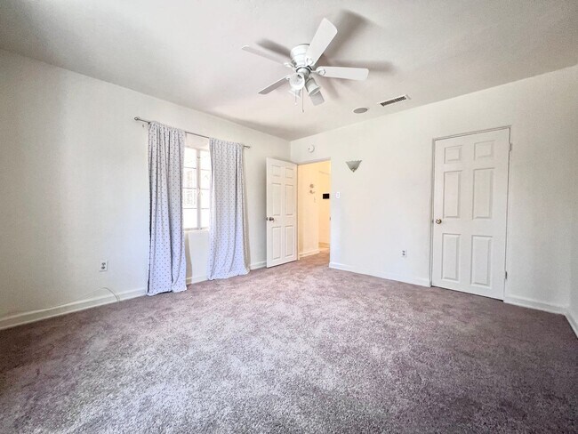 Building Photo - Cozy 2-Bedroom Home in San Bernardino $2,6...