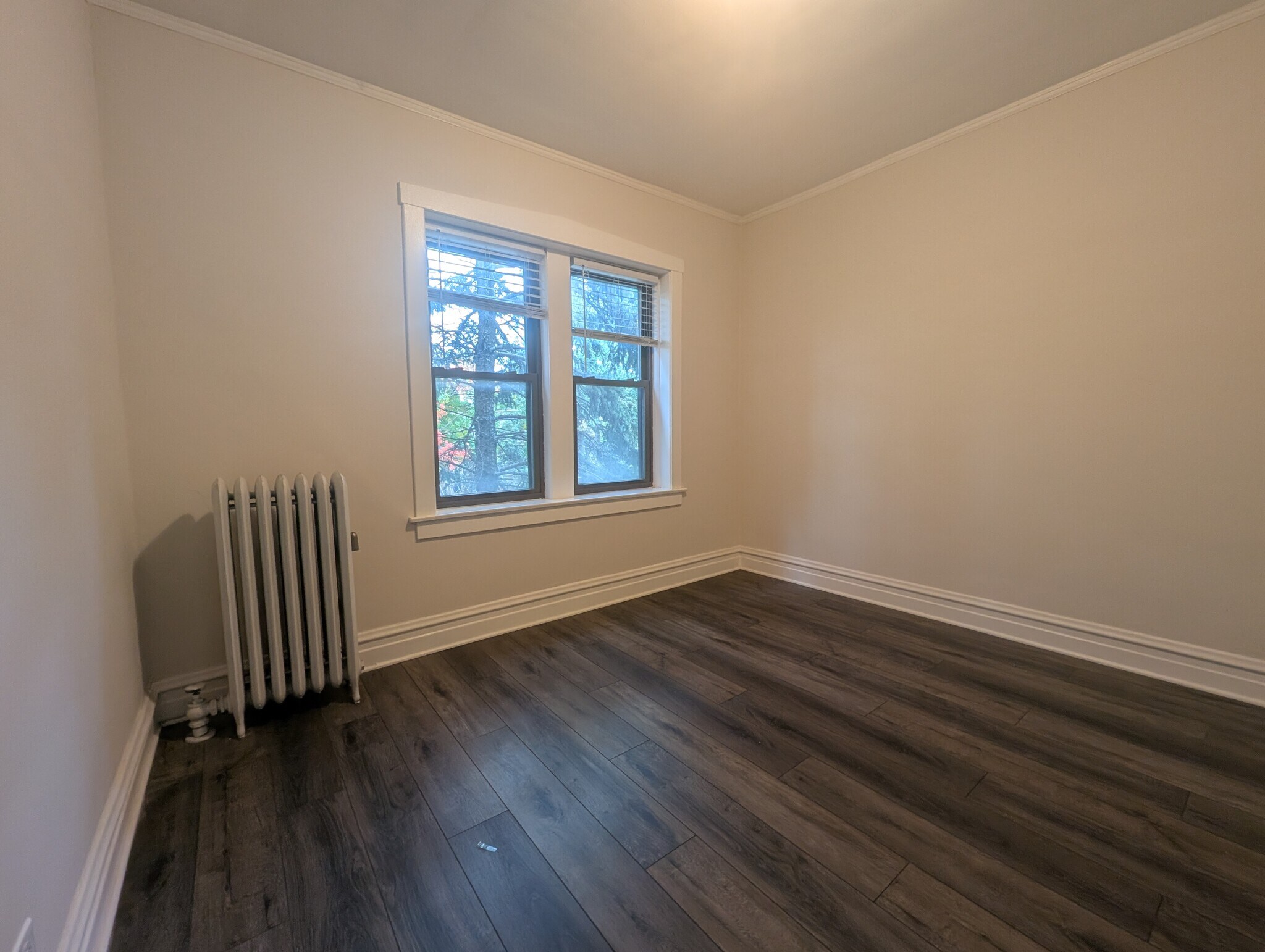 Building Photo - 5820 W Berteau Ave