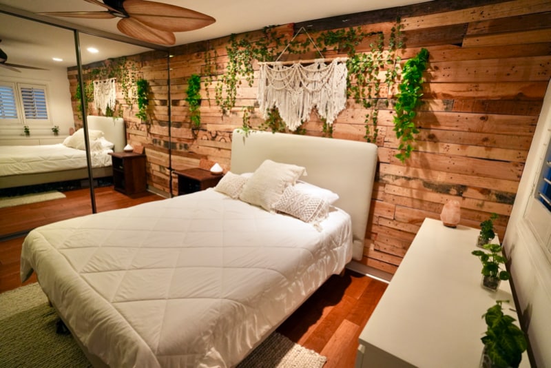 Building Photo - 1049 Felspar St