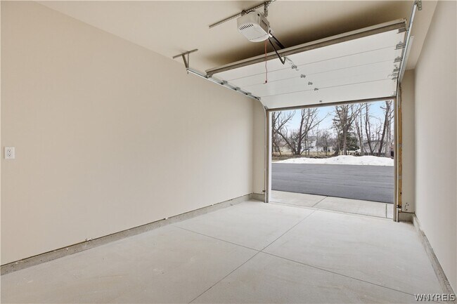 Building Photo - 1130 Orchard Park Rd