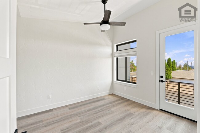Building Photo - 2Bed/2.5Bath 2-Story Luxury Condo in Redmond, OR! -- BRAND NEW! NEVER LIVED IN!