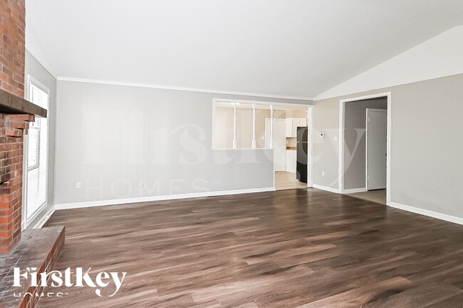 Building Photo - 6702 Valley Park Dr