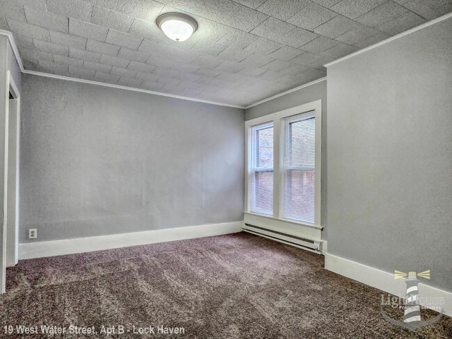 Building Photo - 19 E Water St