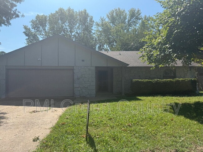 Primary Photo - 2517 E Dallas St