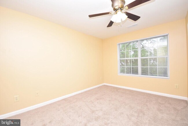 Building Photo - 11000 Kinship Ct