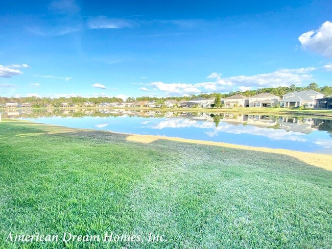 Building Photo - Beautiful Lake View Home!