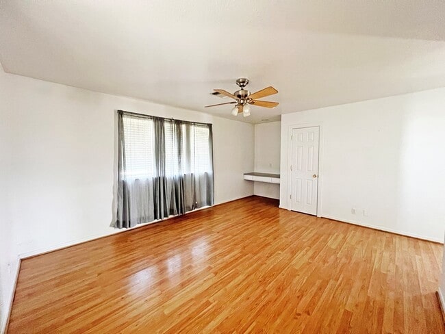 Building Photo - 101 Capt Lee