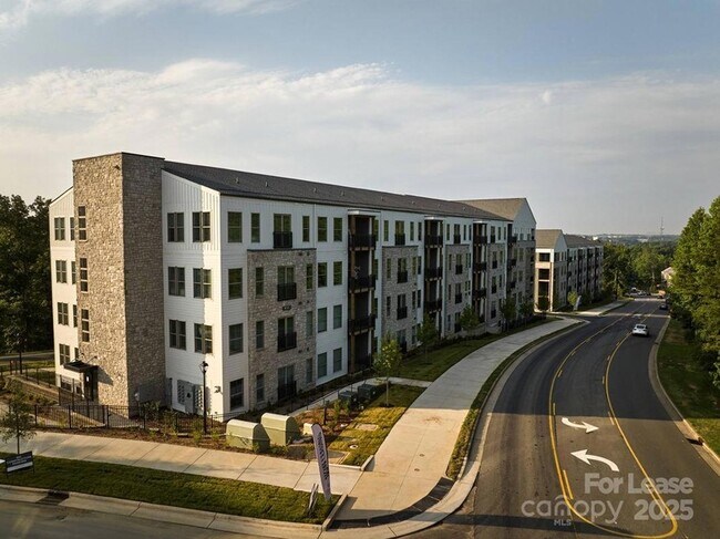 Building Photo - 9132 Senator Royall Dr