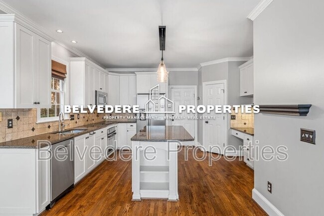 Building Photo - 1403 Regents Park Ln
