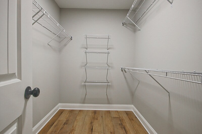 Building Photo - 620 Walnut Woods Dr