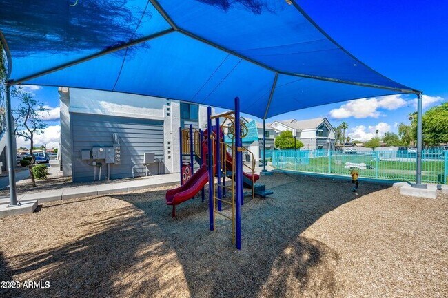 Building Photo - 3065 N 67th Ave